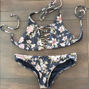 Billabong floral halter top bikini small